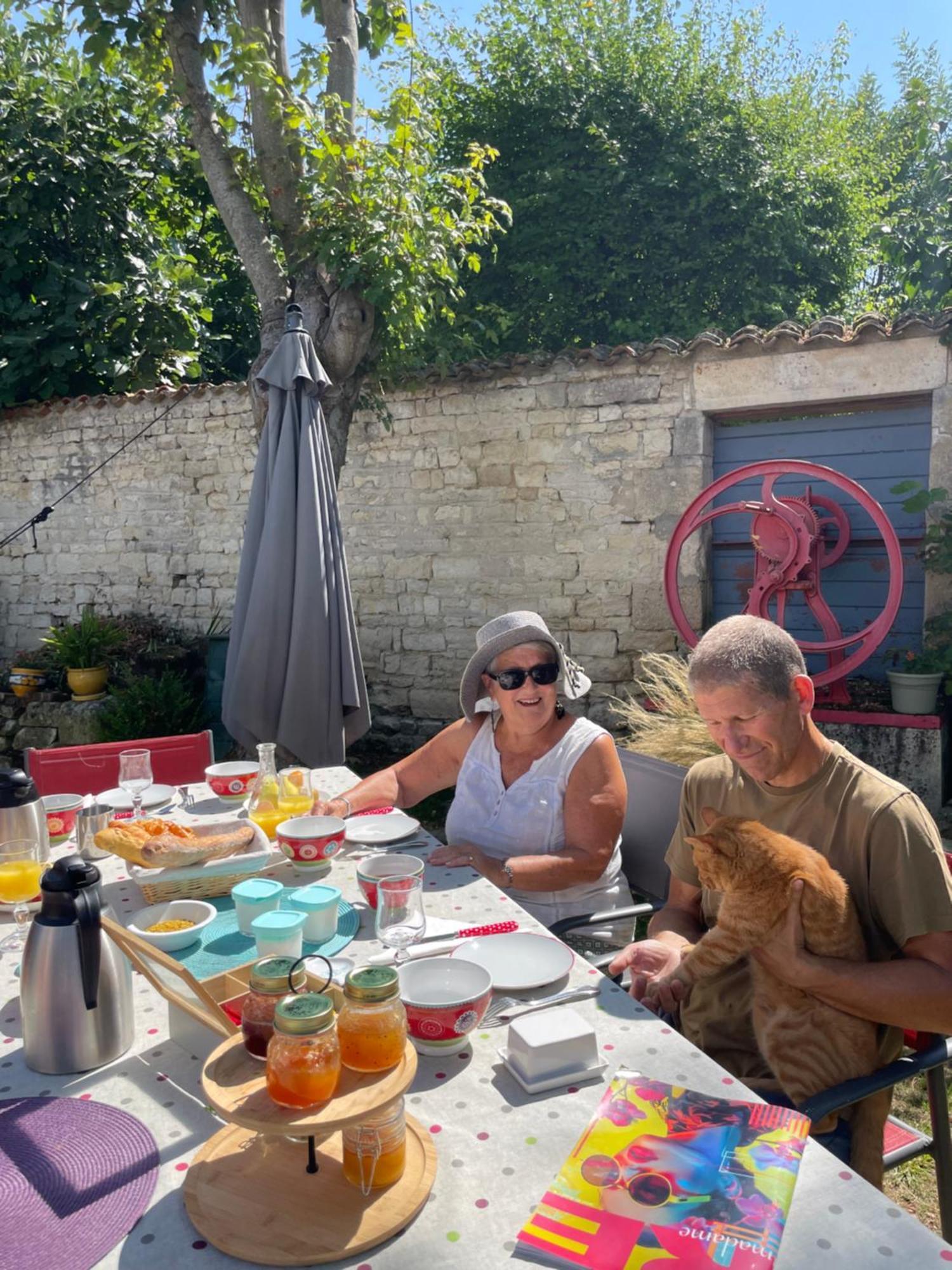 L'Escale Bed and Breakfast La Jarrie Exteriör bild