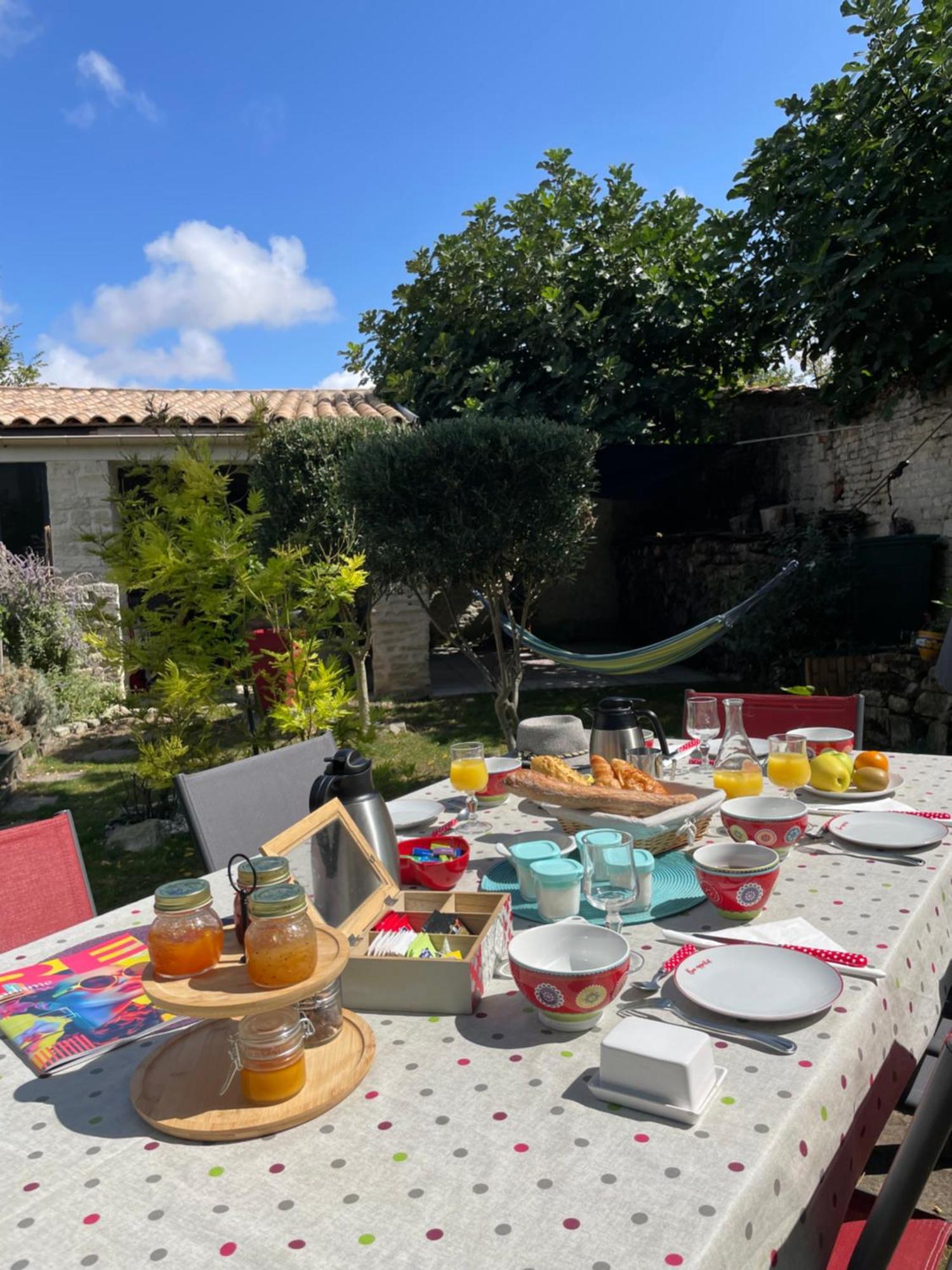 L'Escale Bed and Breakfast La Jarrie Exteriör bild